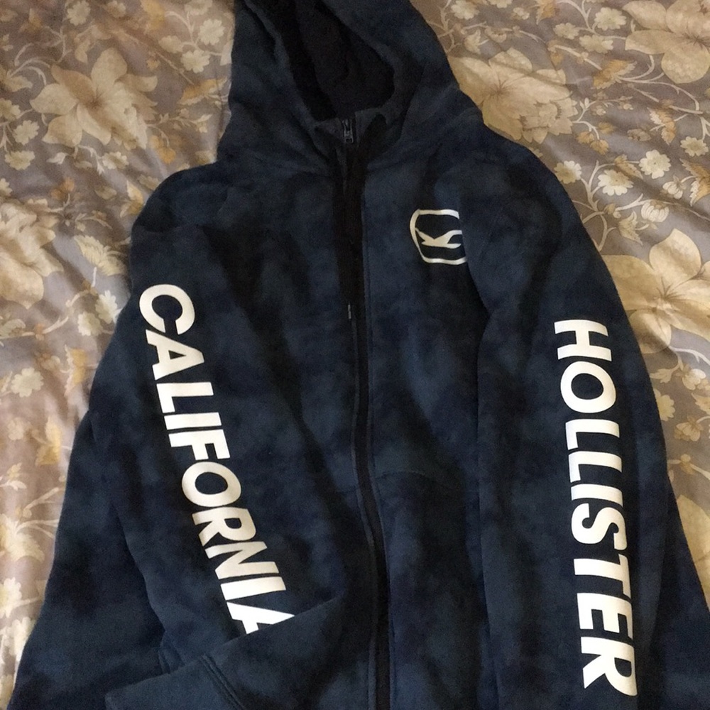 Dark blue hollister sweater